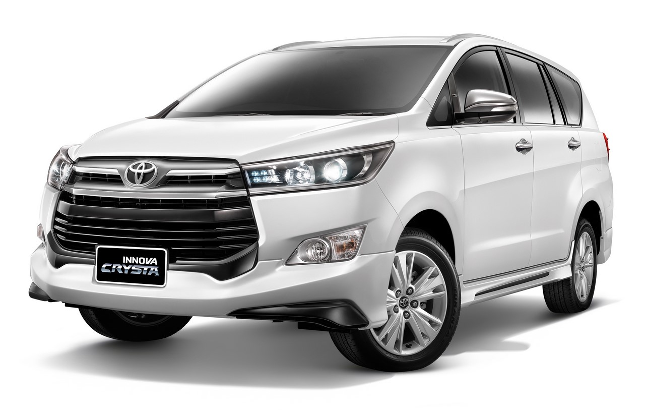 Thai Spec Toyota Innova Crysta Front Three Quarters
